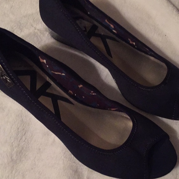 anne klein corner wedge heels